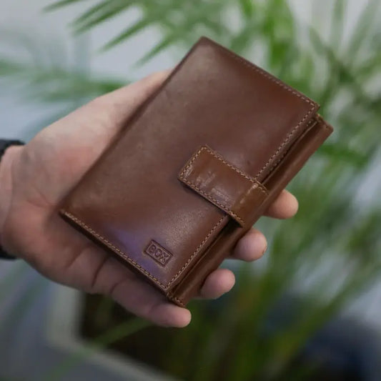 Should I Choose Tan or Black When Selecting a New Wallet?